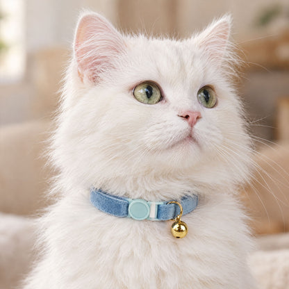 Chat avec Collier Anti-Etranglement pour Chat