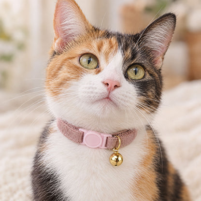 Chat avec Collier Anti-Etranglement pour Chat Rose pale